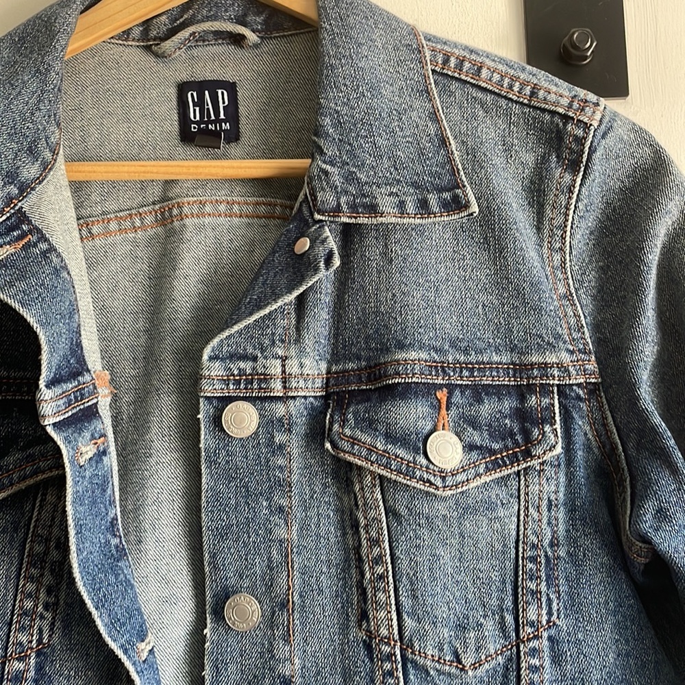 Gap Denim Jacket Euc - image 2